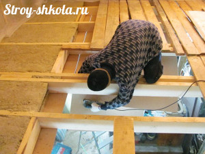 Установка лагов для верхнего этажа